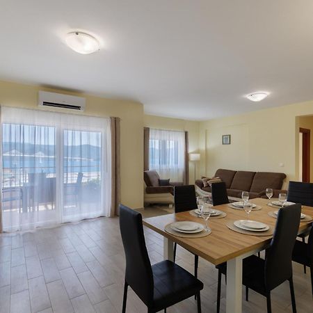 Apartman Maja Komarna Buitenkant foto