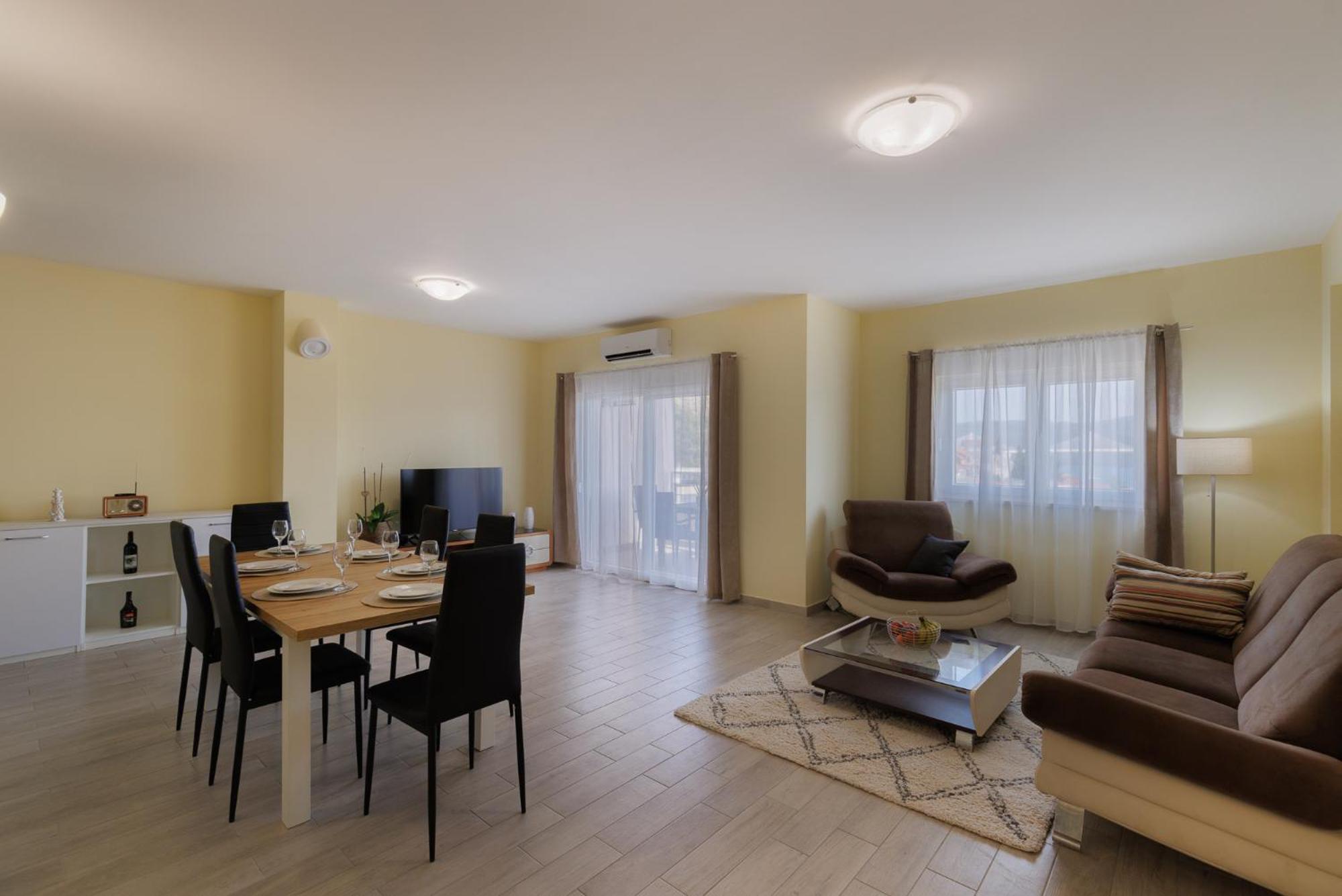 Apartman Maja Komarna Buitenkant foto