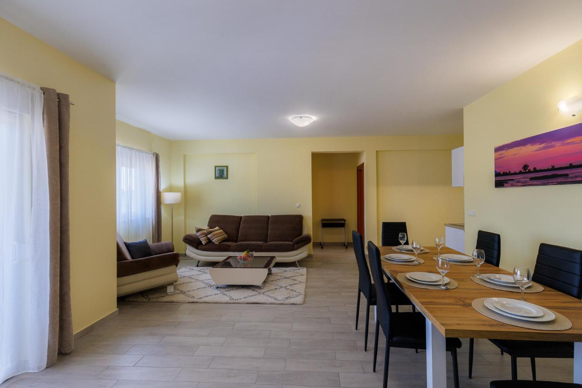 Apartman Maja Komarna Buitenkant foto