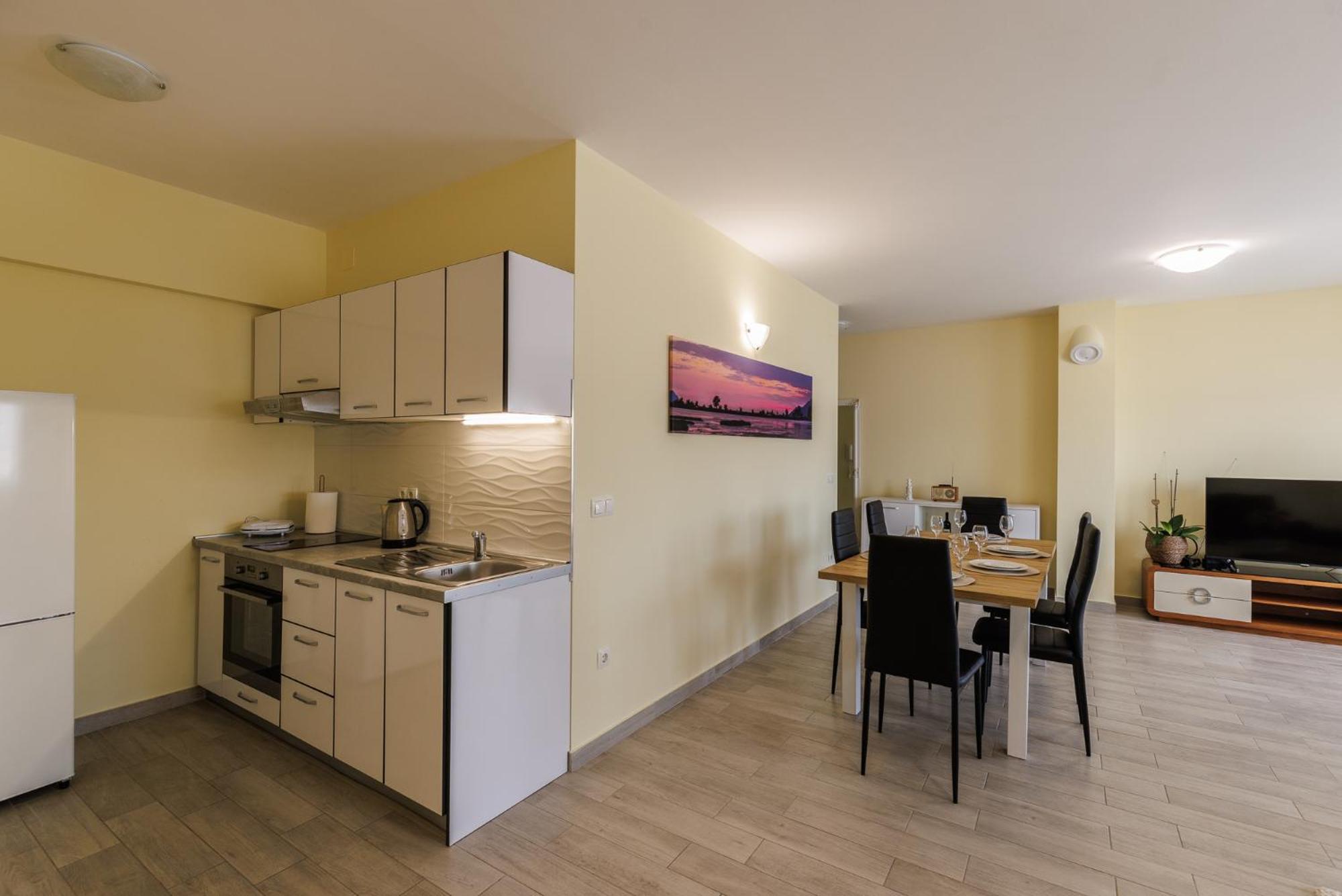 Apartman Maja Komarna Buitenkant foto